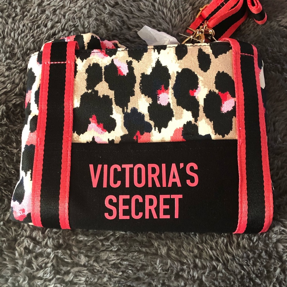 Victoria’s Secret Travel Bag